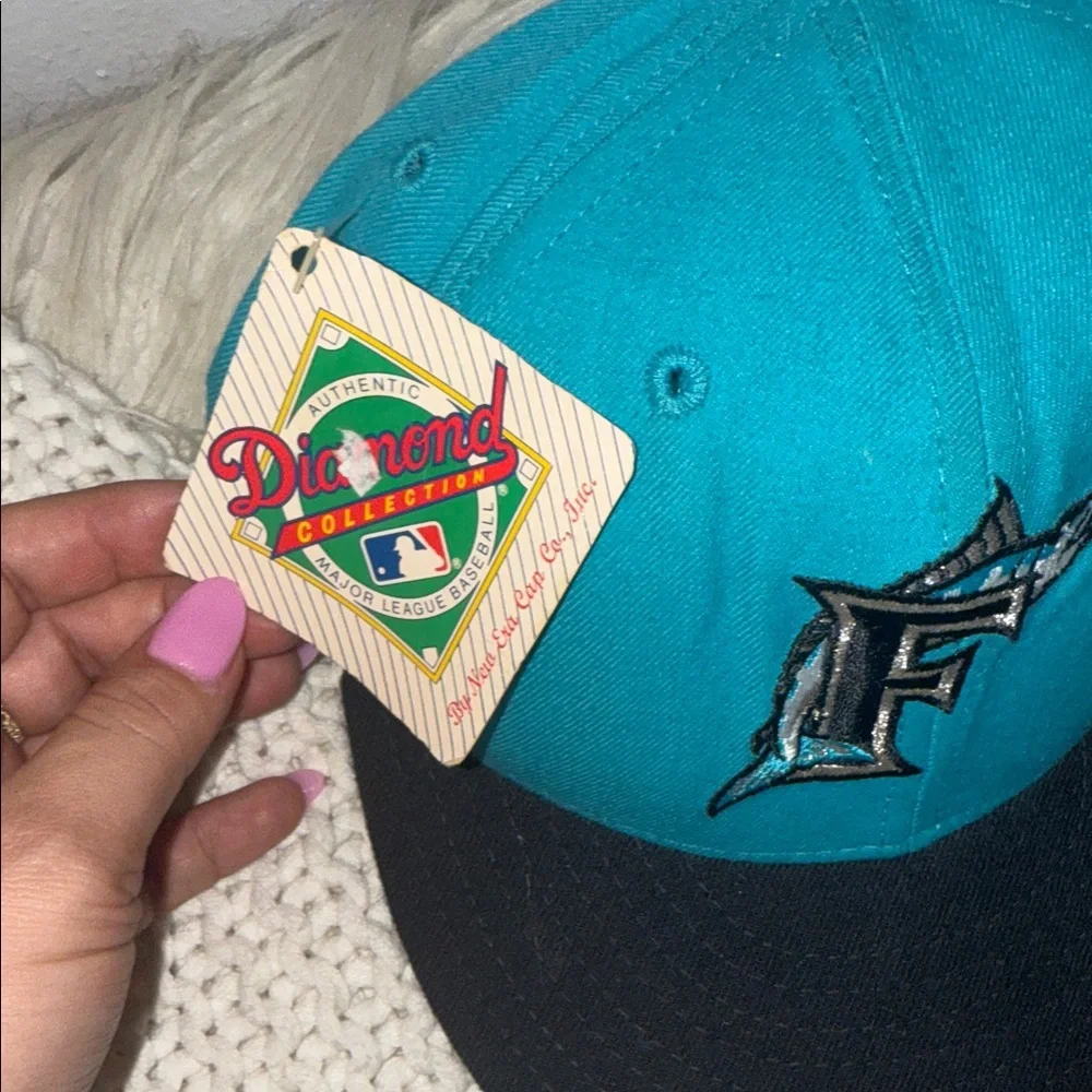 Vintage New Era Teal and Black Marlins Cap - Picture 5 of 8